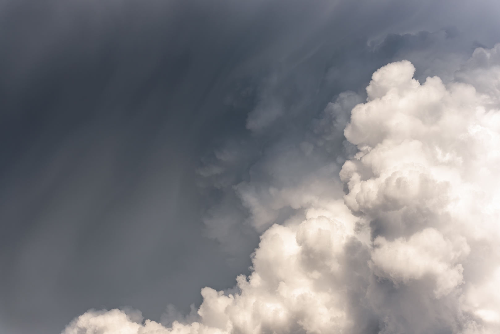 huge-storm-cloud-tower-cumulus-and-cumulonimbus